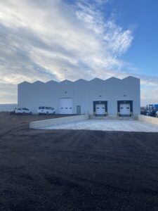 Metal panel insulated Venlo warehouse with loading docks